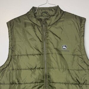 John Deere Men's Green Quilted Vest